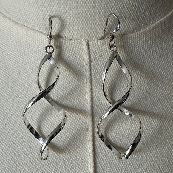 Modern Elegant Silver Twisted Drop Earrings - Picture 2 of 4